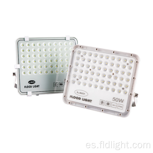 Luz LED de alto brillo con lente de vidrio cuadrada.